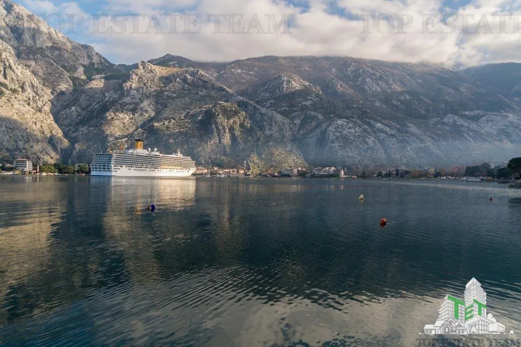 Villa for Sale in Kotor, Montenegro - foto 25