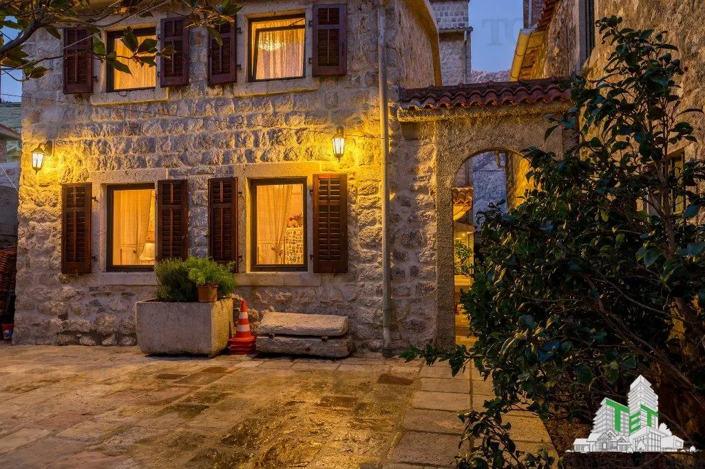 Villa for Sale in Kotor, Montenegro - foto 4