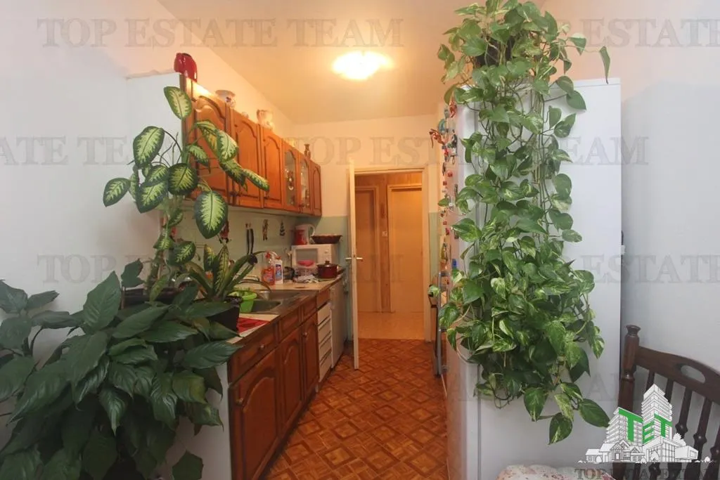 Apartment for Sale in Tivat, Montenegro - foto 8