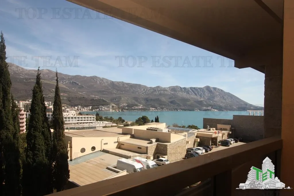 Apartamento en Venta en Budva, Montenegro - foto 1