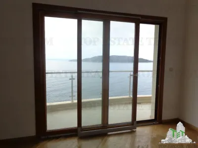 Apartamento en Venta en Budva, Montenegro - foto 3