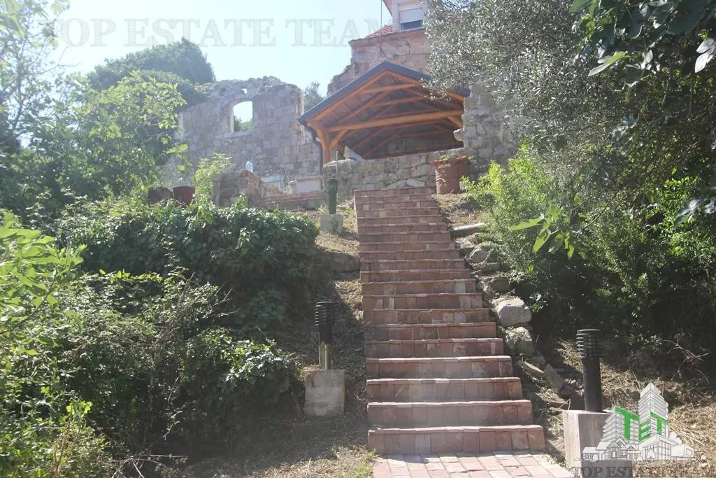Villa for Sale in Herceg-Novi, Montenegro - foto 2