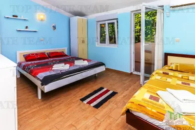Villa en Venta en Kotor, Montenegro - foto 5