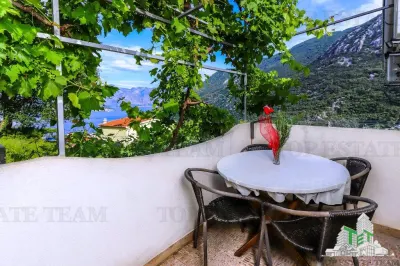 Villa en Venta en Kotor, Montenegro - foto 9
