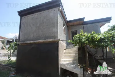 Villa en Venta en Bar, Montenegro - foto 2