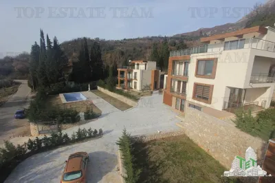 Villa en Venta en Bar, Montenegro - foto 4