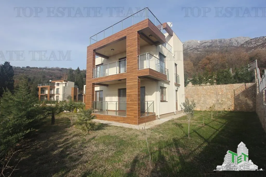 Villa en Venta en Bar, Montenegro - foto 7