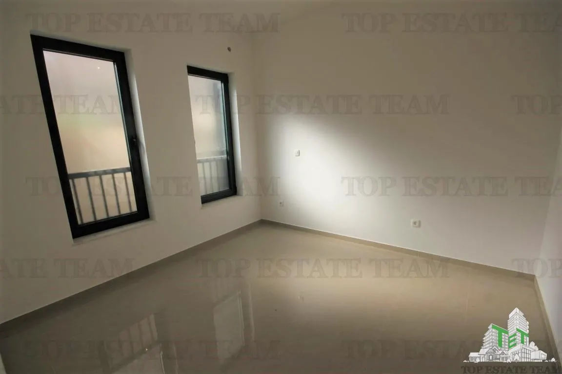 Apartamento en Venta en Herceg-Novi, Montenegro - foto 5