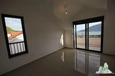 Apartamento en Venta en Herceg-Novi, Montenegro - foto 8