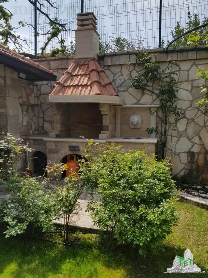 Villa en Venta en Budva, Montenegro - foto 3