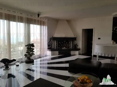 Villa en Venta en Budva, Montenegro - foto 10