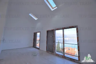 Apartamento en Venta en Tivat, Montenegro - foto 3