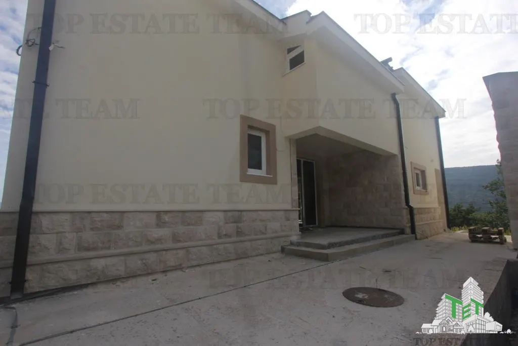 Villa for Sale in Herceg-Novi, Montenegro - foto 11