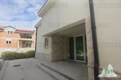 Villa for Sale in Herceg-Novi, Montenegro - foto 12