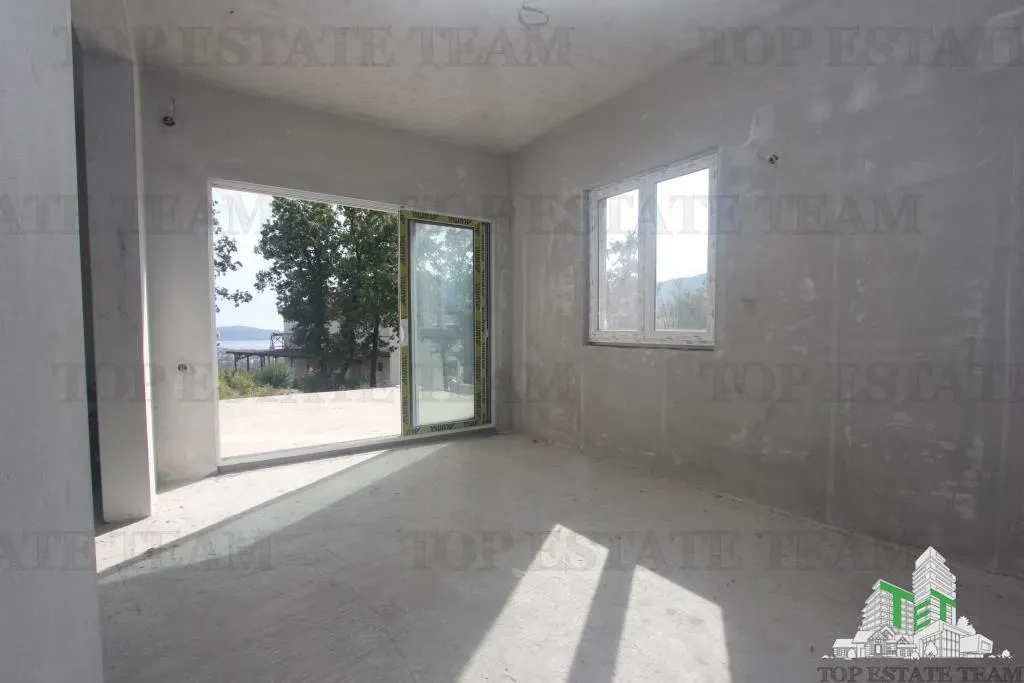 Villa for Sale in Herceg-Novi, Montenegro - foto 4