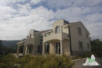 Villa for Sale in Herceg-Novi, Montenegro - foto 9