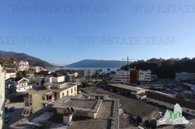 Apartamento en Venta en Herceg-Novi, Montenegro - foto 4