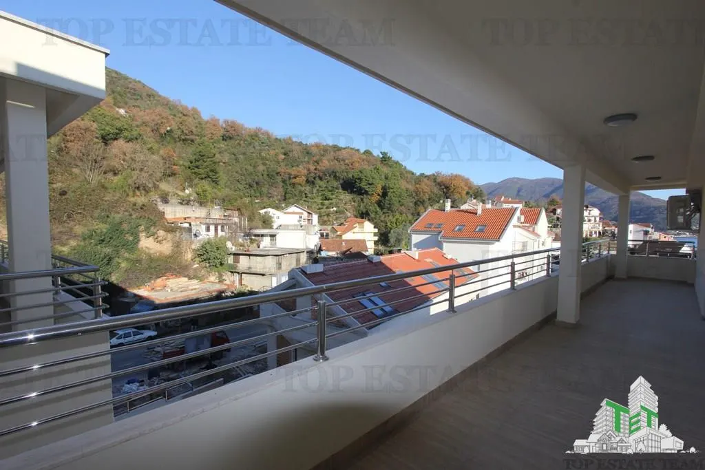 Apartamento en Venta en Herceg-Novi, Montenegro - foto 6
