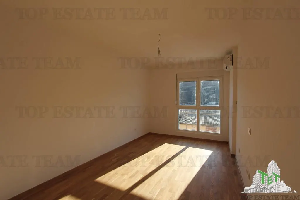 Apartamento en Venta en Herceg-Novi, Montenegro - foto 10