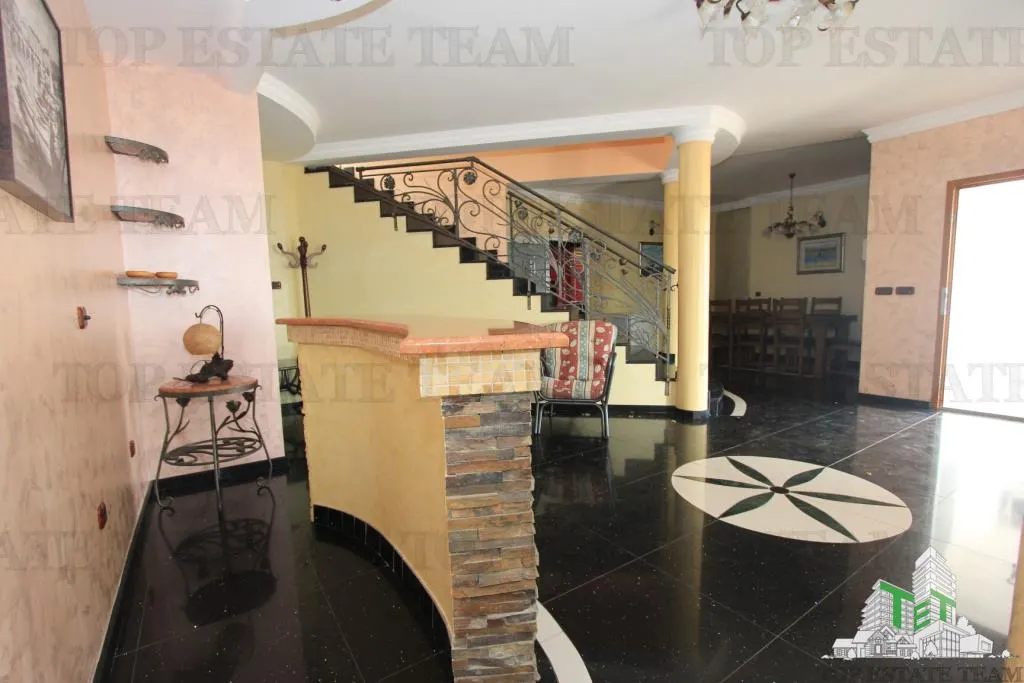 Villa en Venta en Budva, Montenegro - foto 13
