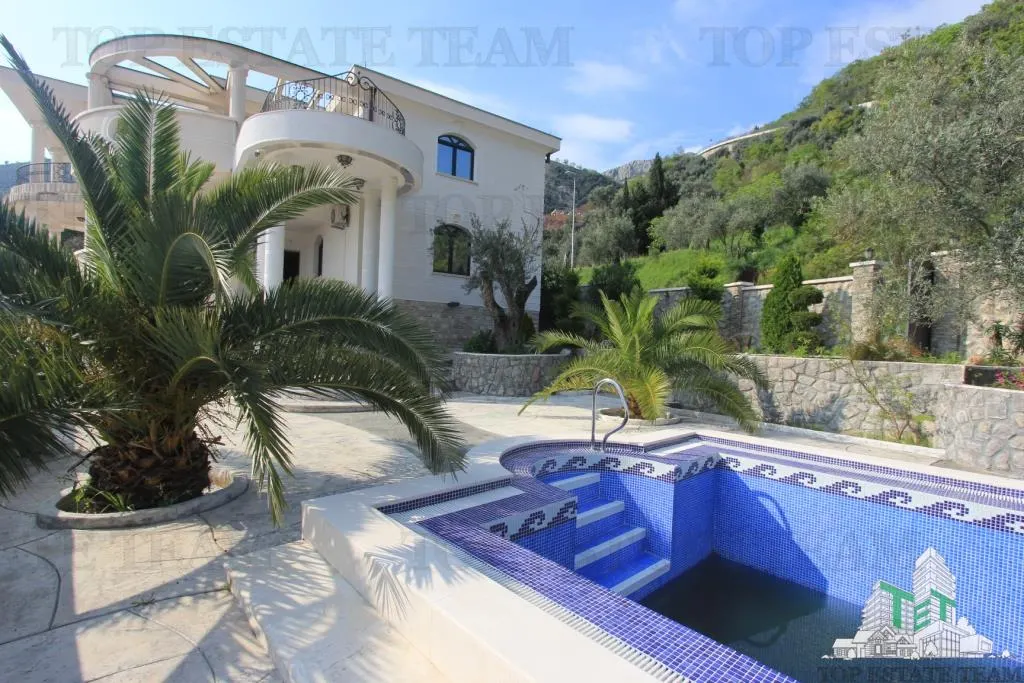 Villa en Venta en Budva, Montenegro - foto 6