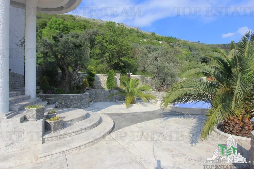 Villa en Venta en Budva, Montenegro - foto 8