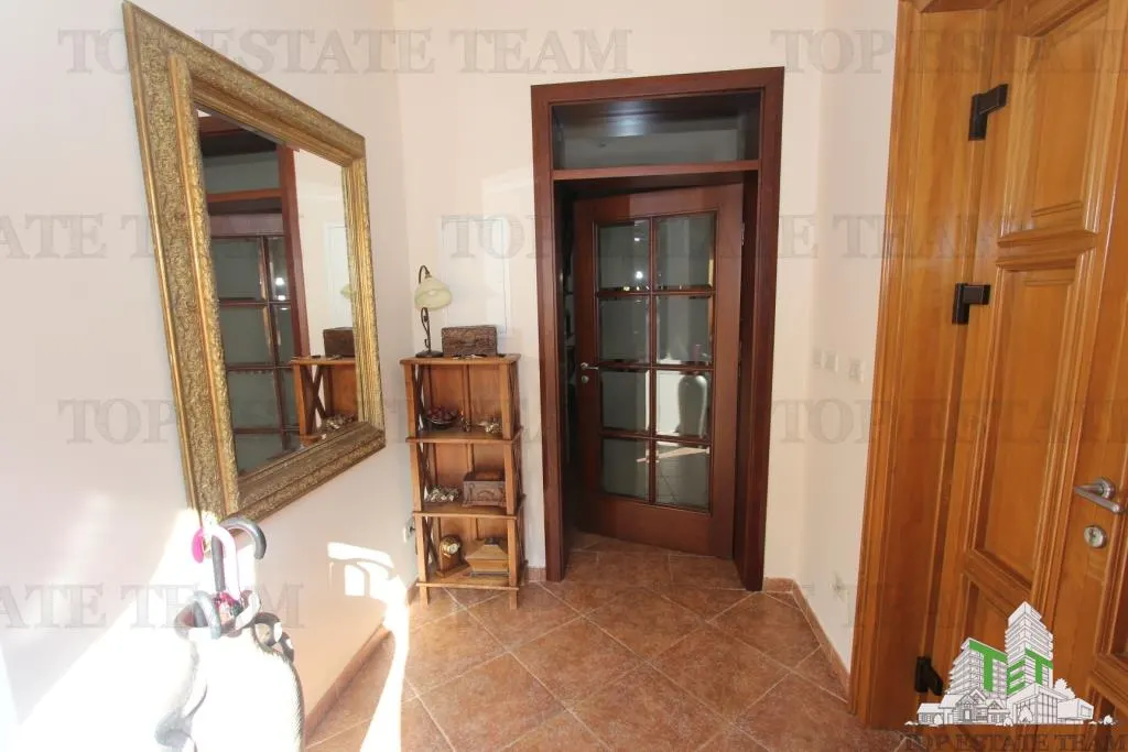 Villa en Venta en Kotor, Montenegro - foto 11
