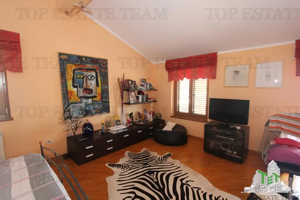 Villa en Venta en Kotor, Montenegro - foto 4