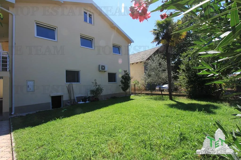 Villa en Venta en Ulcin, Montenegro - foto 1