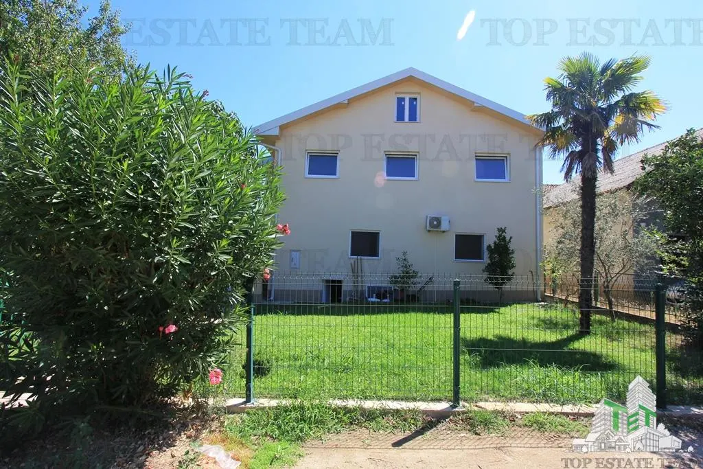 Villa en Venta en Ulcin, Montenegro - foto 2