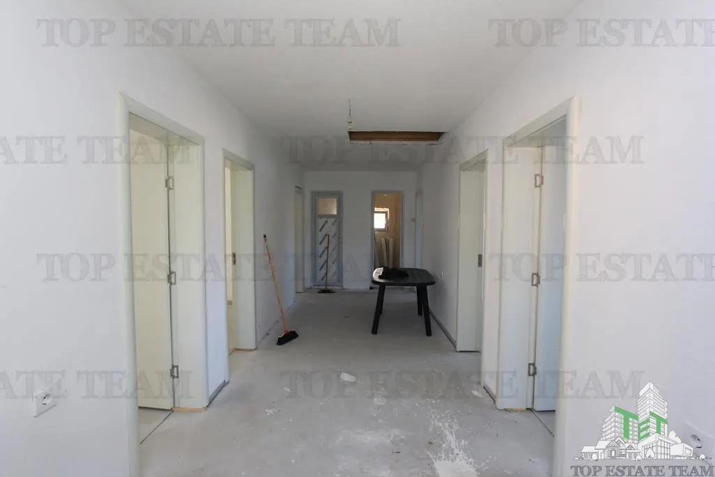 Villa en Venta en Ulcin, Montenegro - foto 10