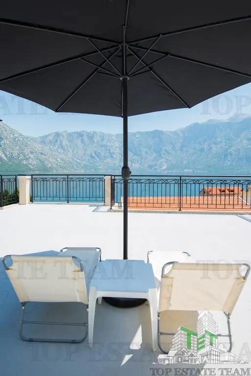 Villa en Venta en Kotor, Montenegro - foto 12