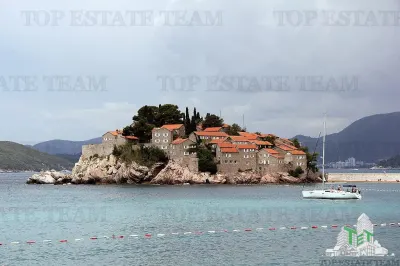 Villa en Venta en Budva, Montenegro - foto 2
