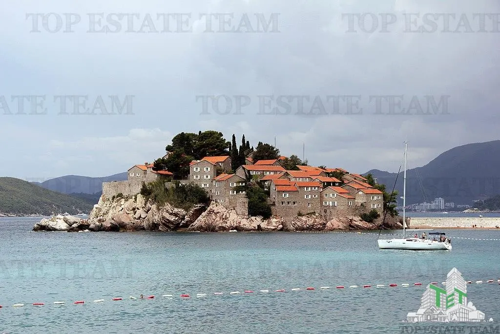 Villa en Venta en Budva, Montenegro - foto 2
