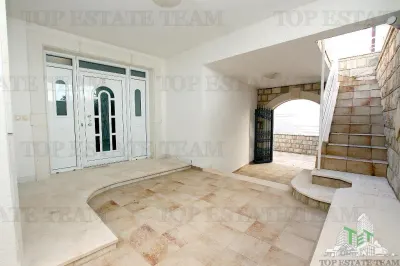 Villa en Venta en Budva, Montenegro - foto 3