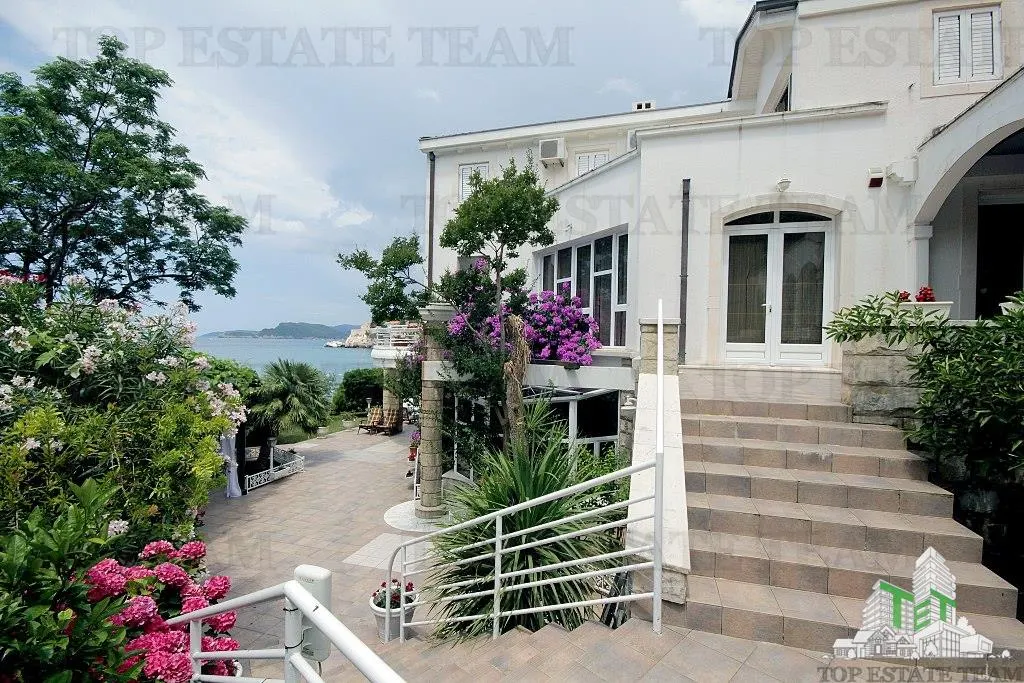 Villa en Venta en Budva, Montenegro - foto 4