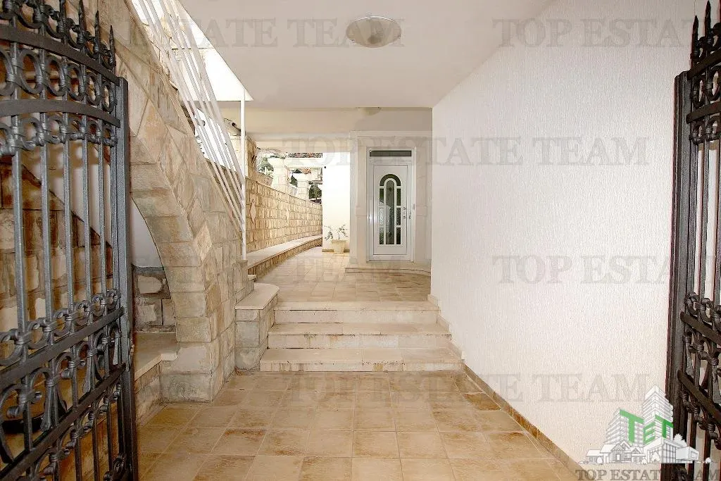 Villa en Venta en Budva, Montenegro - foto 5