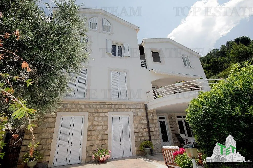 Villa en Venta en Budva, Montenegro - foto 6
