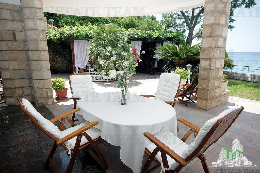 Villa en Venta en Budva, Montenegro - foto 7
