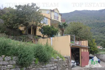 Villa for Sale in Herceg-Novi, Montenegro - foto 2