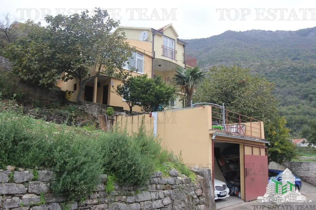 Villa for Sale in Herceg-Novi, Montenegro - foto 2