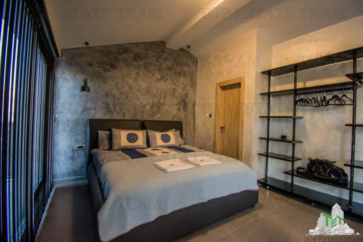 Villa en Venta en Kotor, Montenegro - foto 13