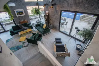 Villa en Venta en Kotor, Montenegro - foto 8