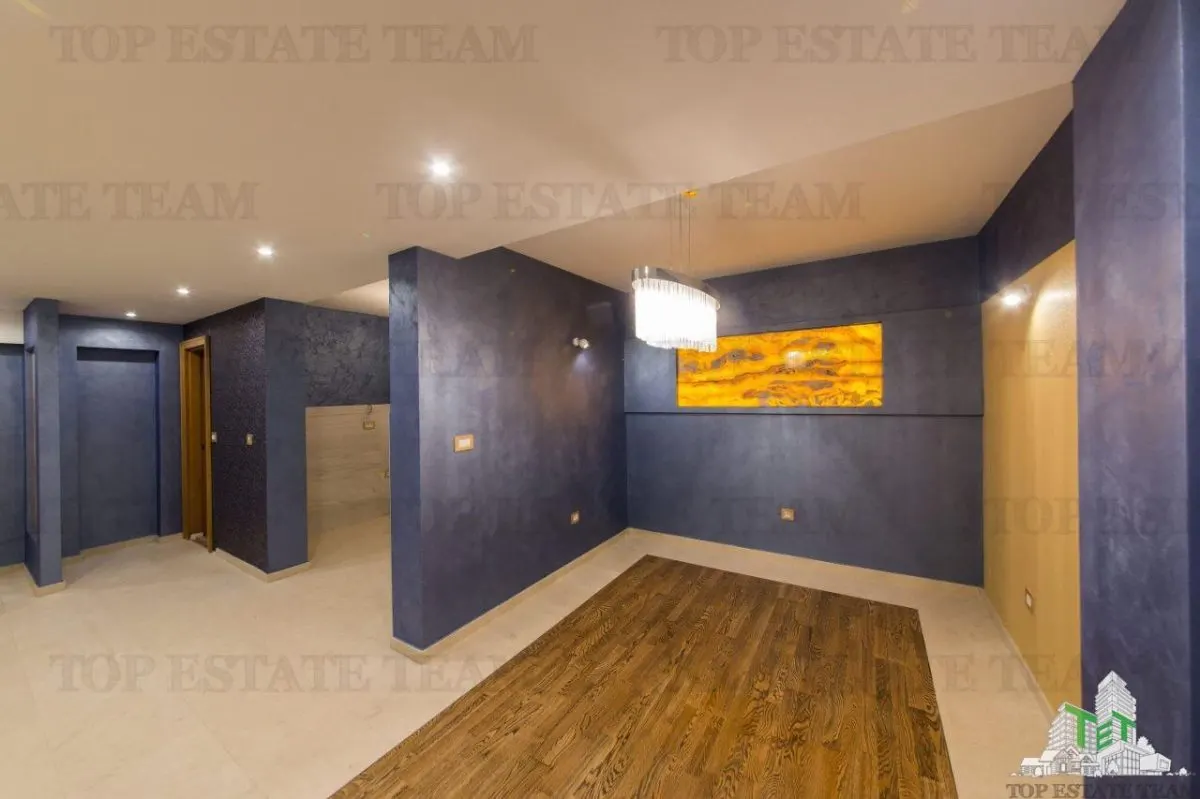 Villa en Venta en Tivat, Montenegro - foto 3