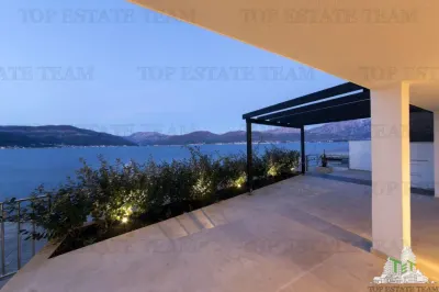 Villa en Venta en Tivat, Montenegro - foto 7
