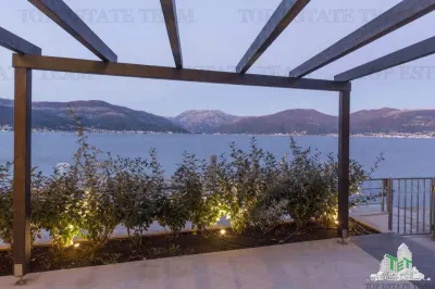Villa en Venta en Tivat, Montenegro - foto 8