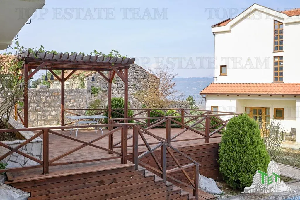 Villa for Sale in Kotor, Montenegro - foto 3