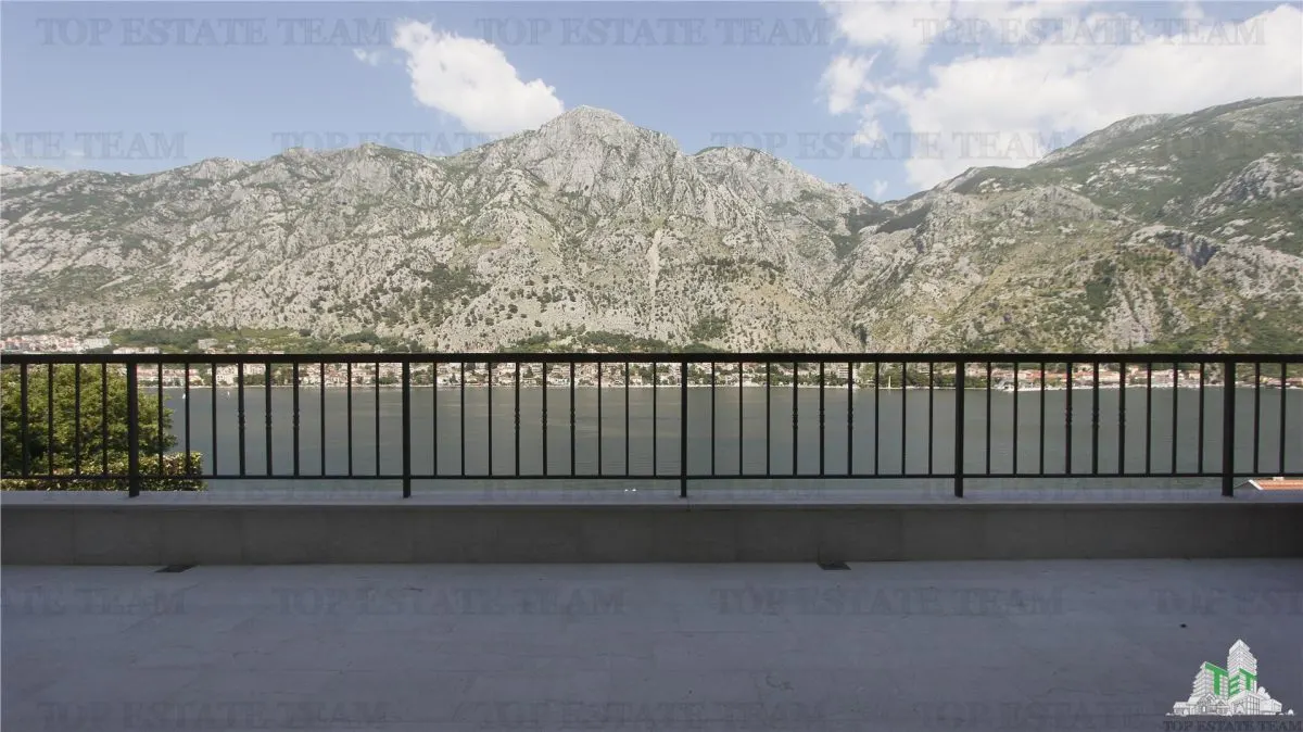 Villa for Sale in Kotor, Montenegro - foto 13