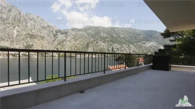 Villa for Sale in Kotor, Montenegro - foto 14