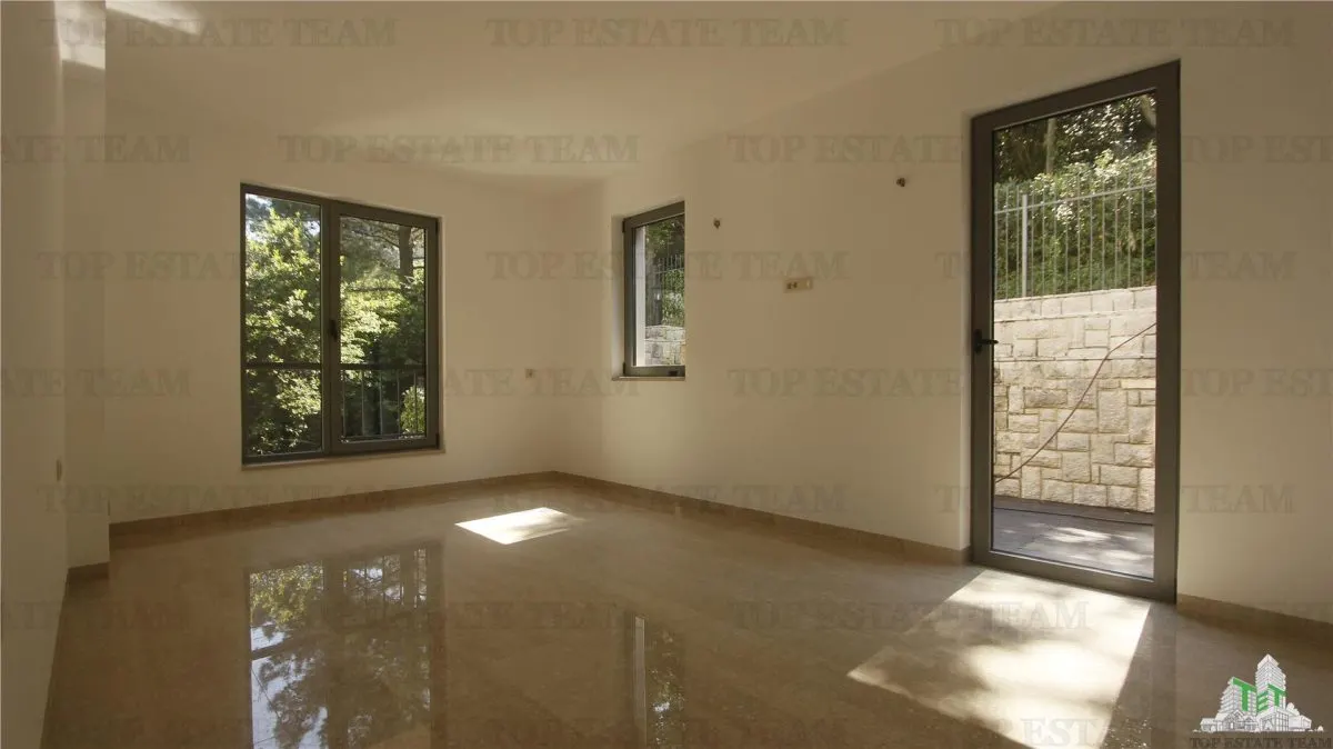 Villa for Sale in Kotor, Montenegro - foto 16